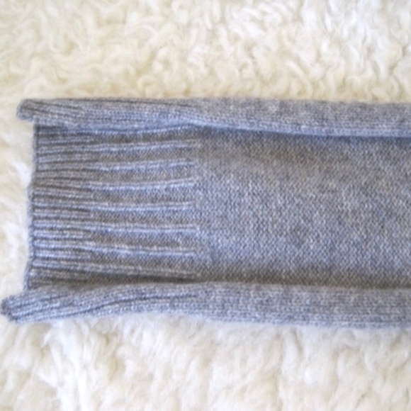 Max & Moi Cashmere Knit Hood w/Ties and Fur Trim - Picture 7 of 9